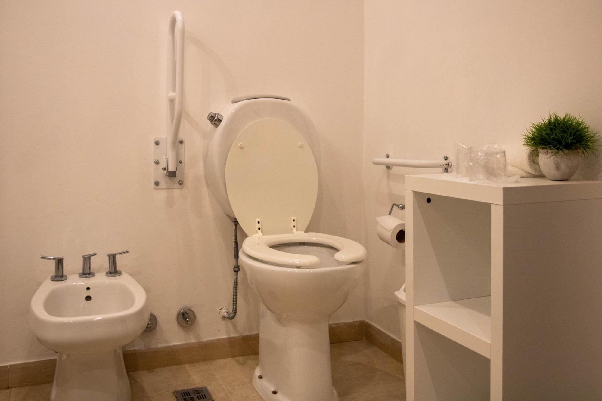 Howard Johnson Hotel & Convention Center Madariaga - Carilo Dış mekan fotoğraf