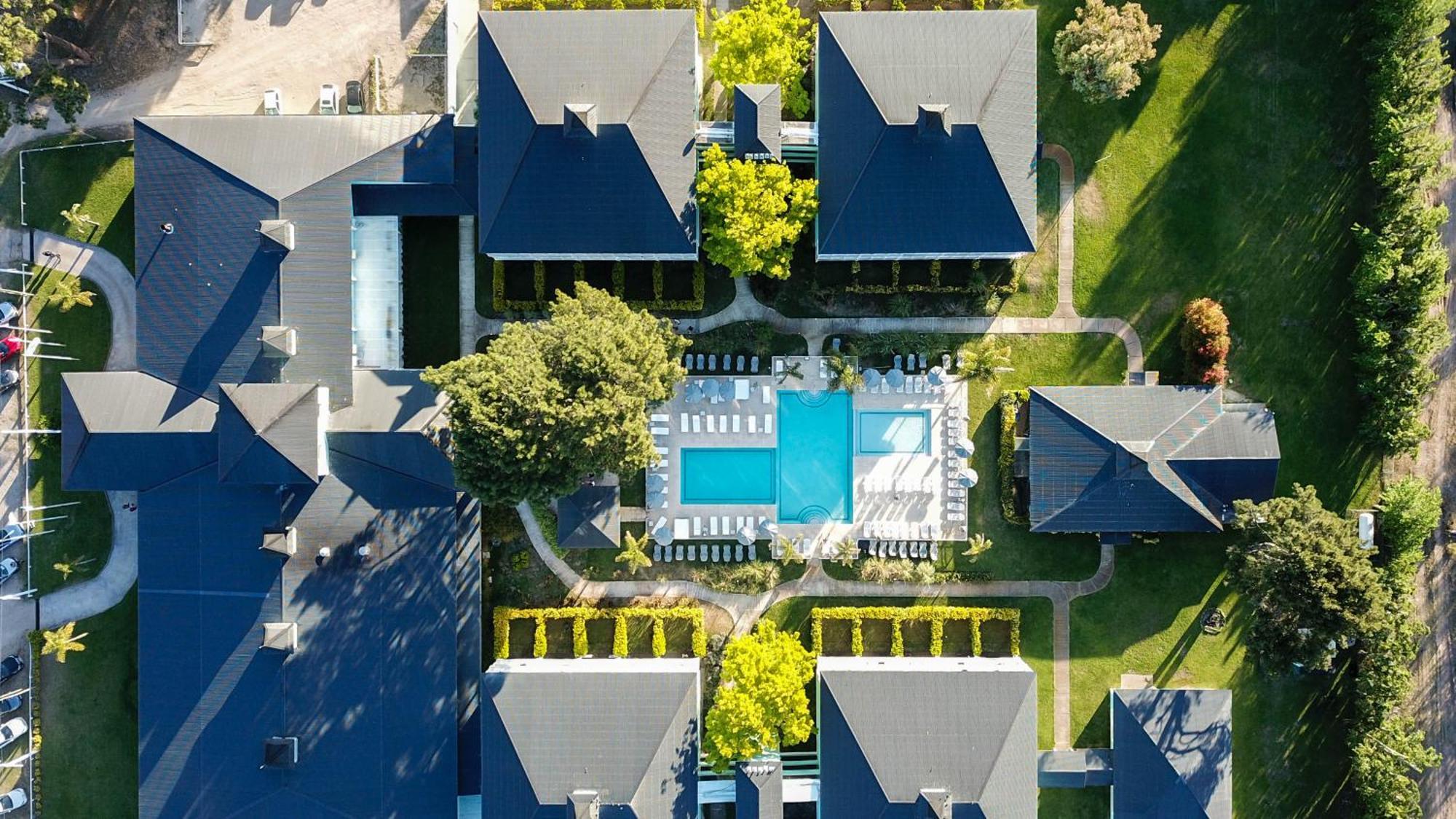 Howard Johnson Hotel & Convention Center Madariaga - Carilo Dış mekan fotoğraf